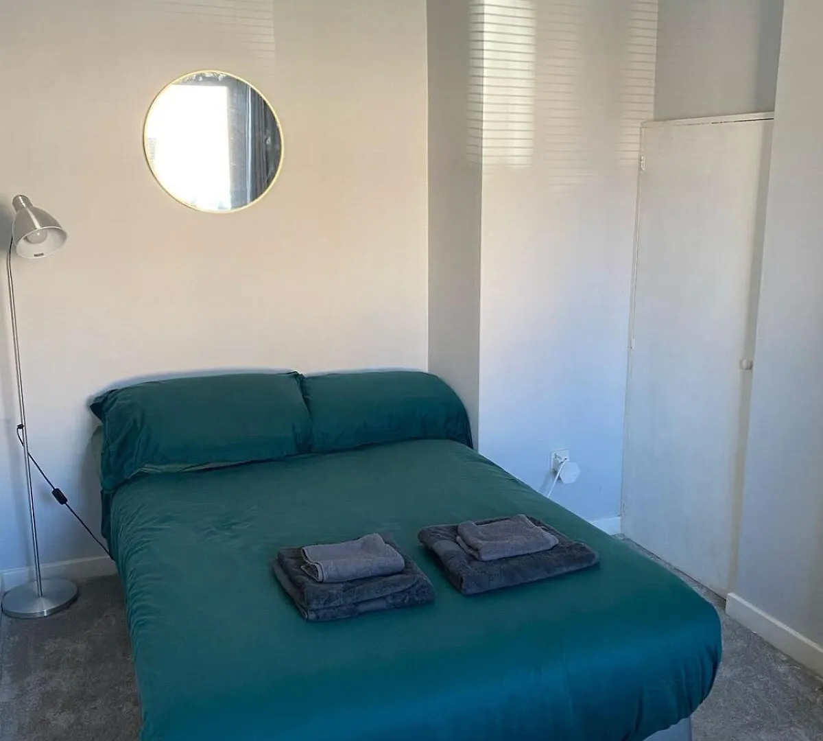 2 Bed Flat Near Murrayfield エディンバラ アパート